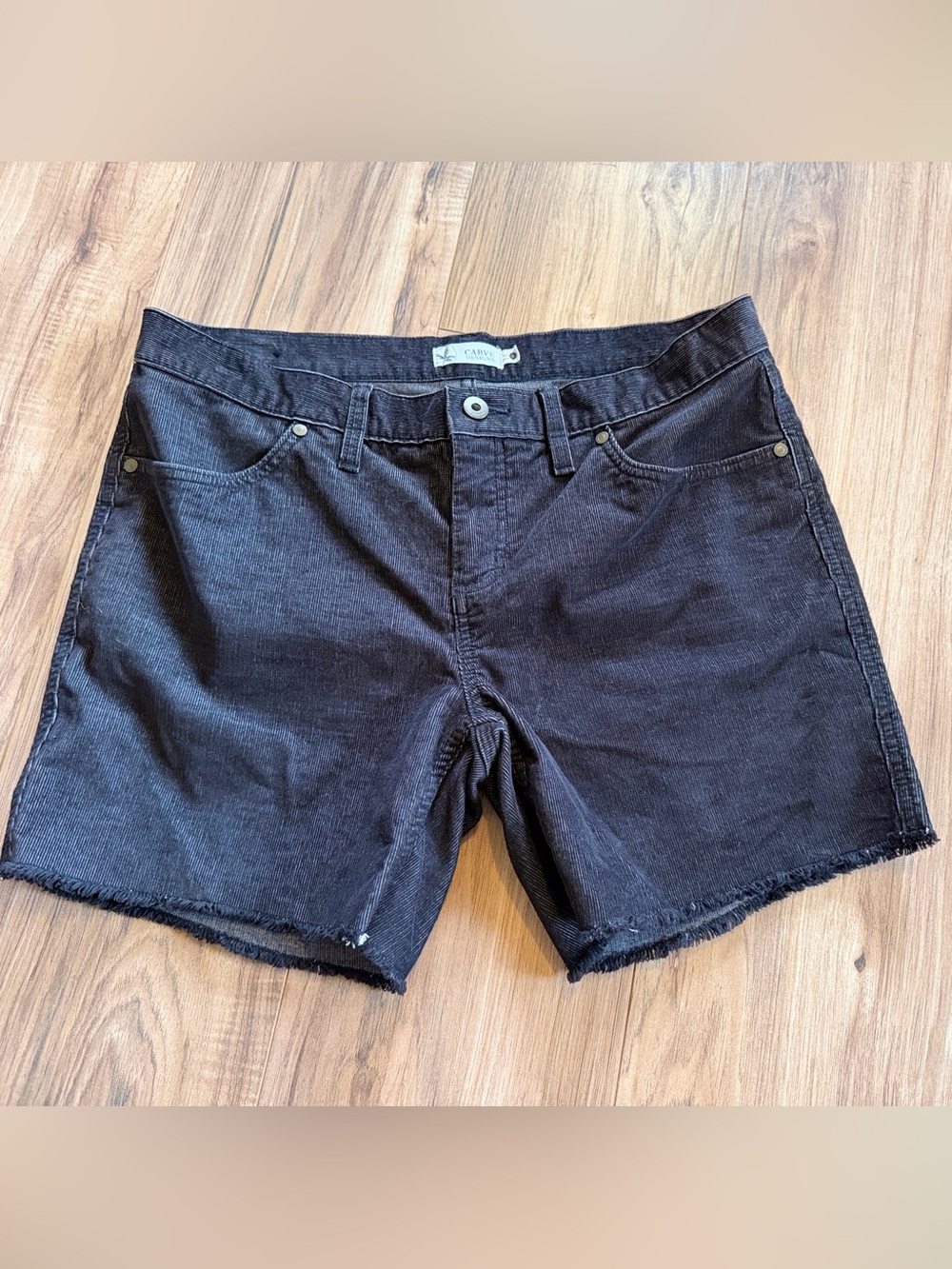 Carve Designs corduroy shorts sz 6 grey black